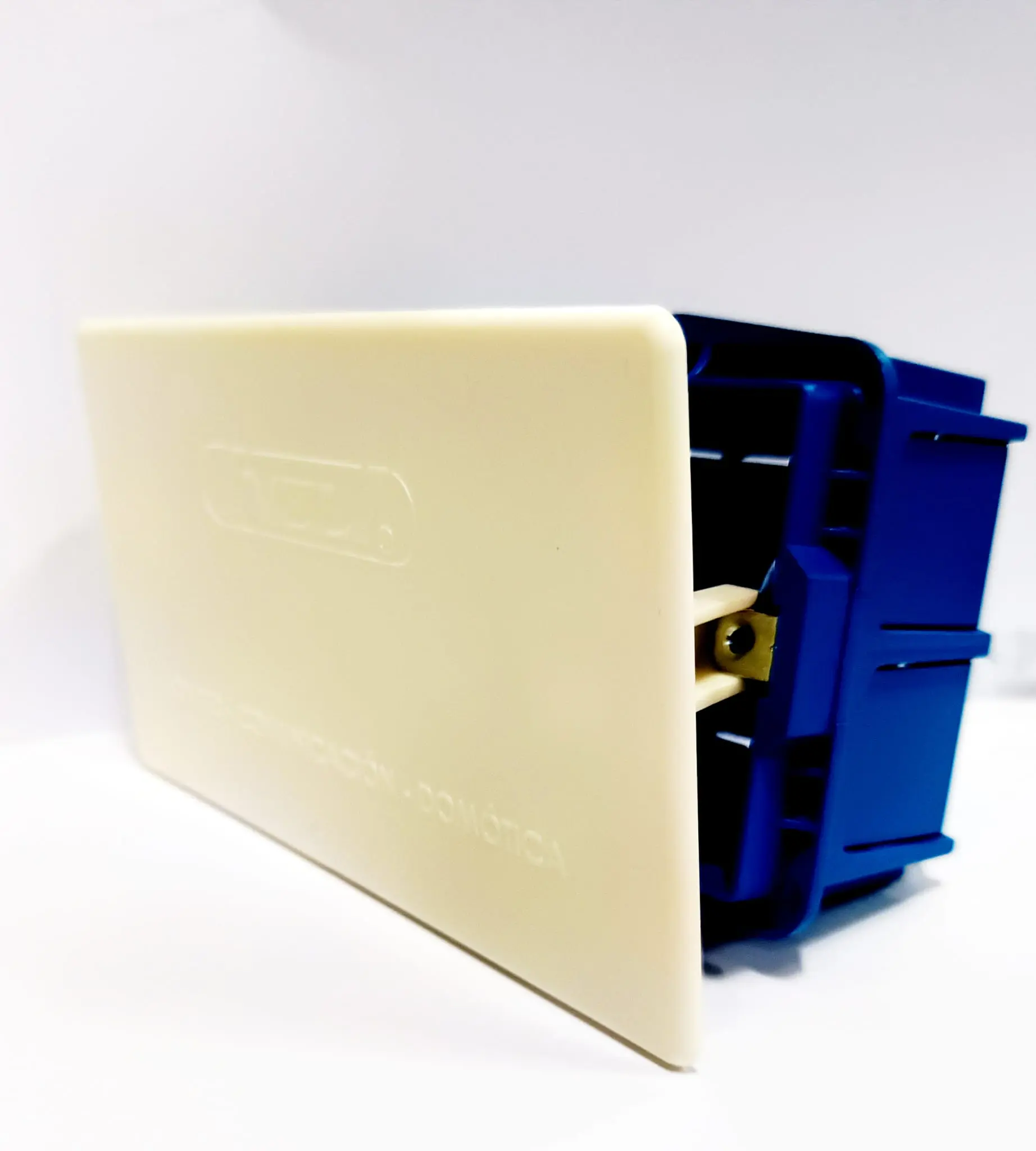 [GM003301] Tapa ciega para caja 504 (a presión, sin tornillos)